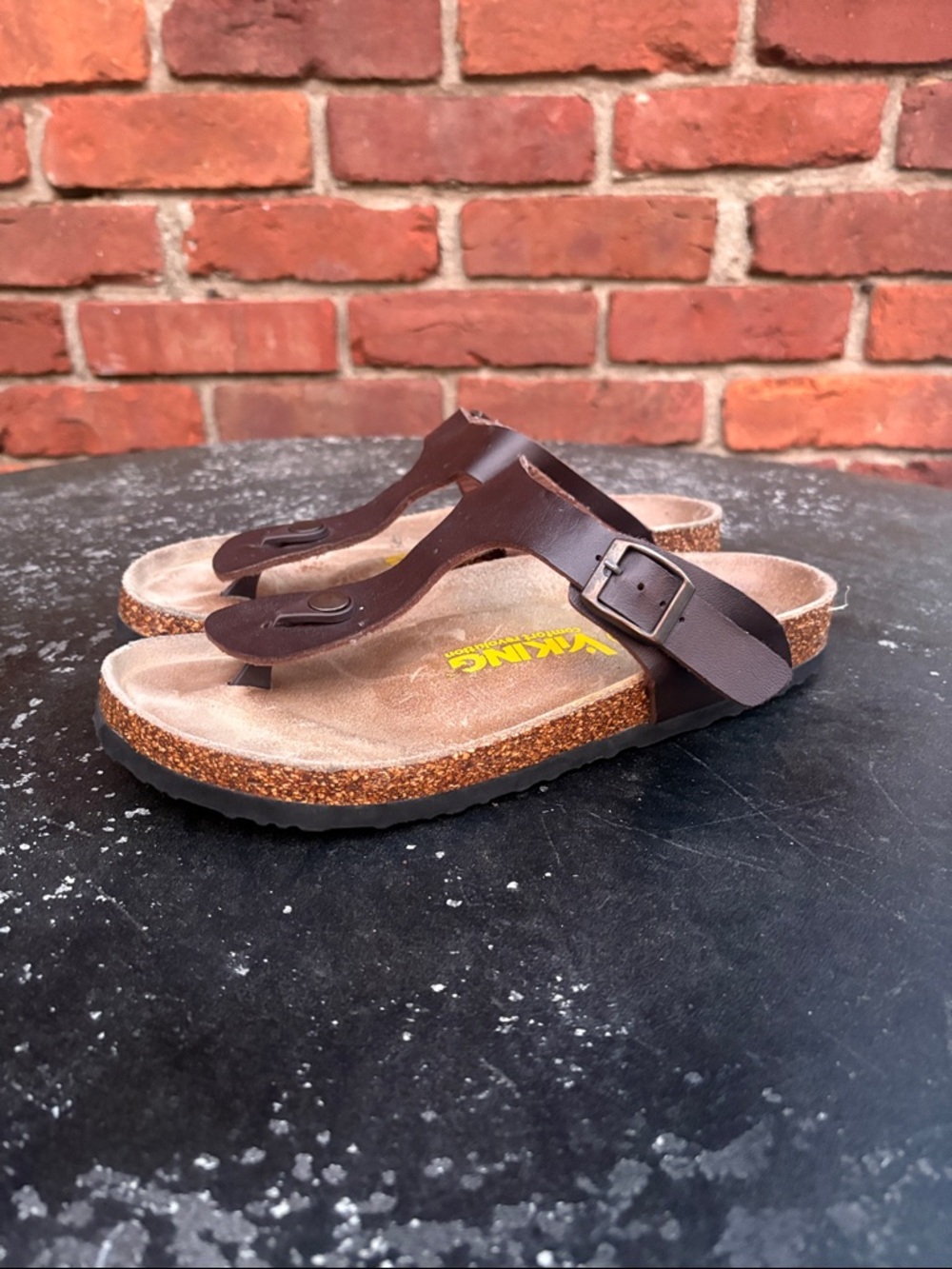 Vikings Comfort Laguna Brown Thong Sandals. Size 39 US 8/8.5